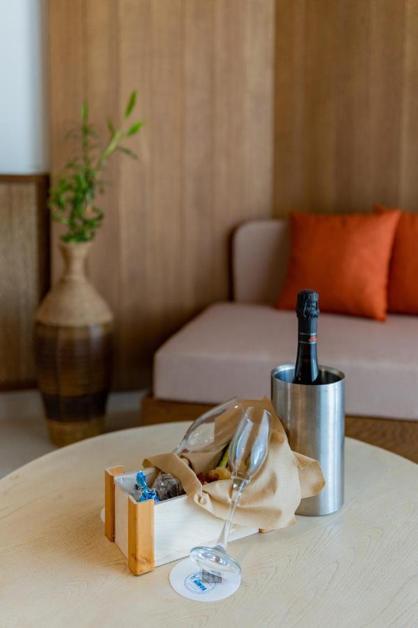 Minos Ambassador Suites & Spa - Adults Only 레팀노 외부 사진