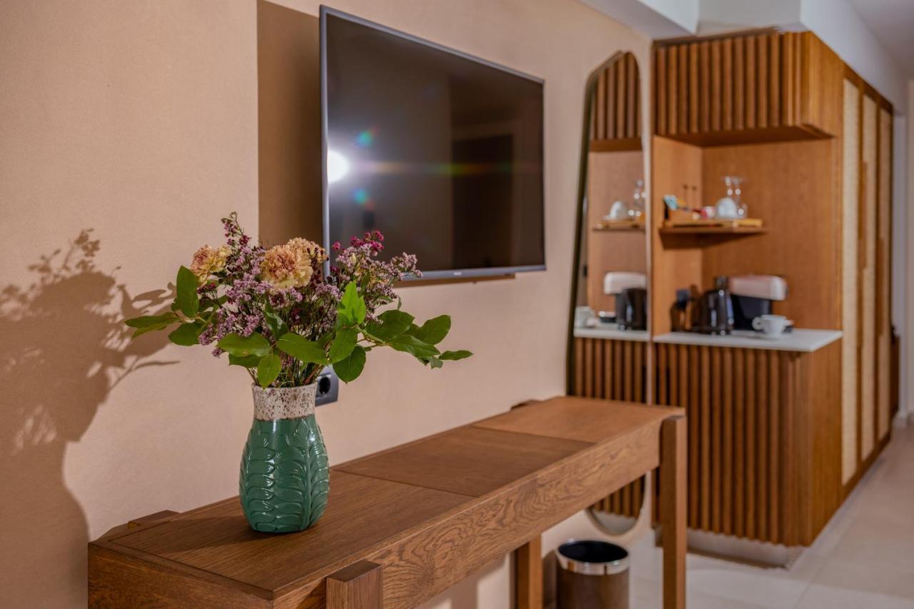 Minos Ambassador Suites & Spa - Adults Only 레팀노 외부 사진
