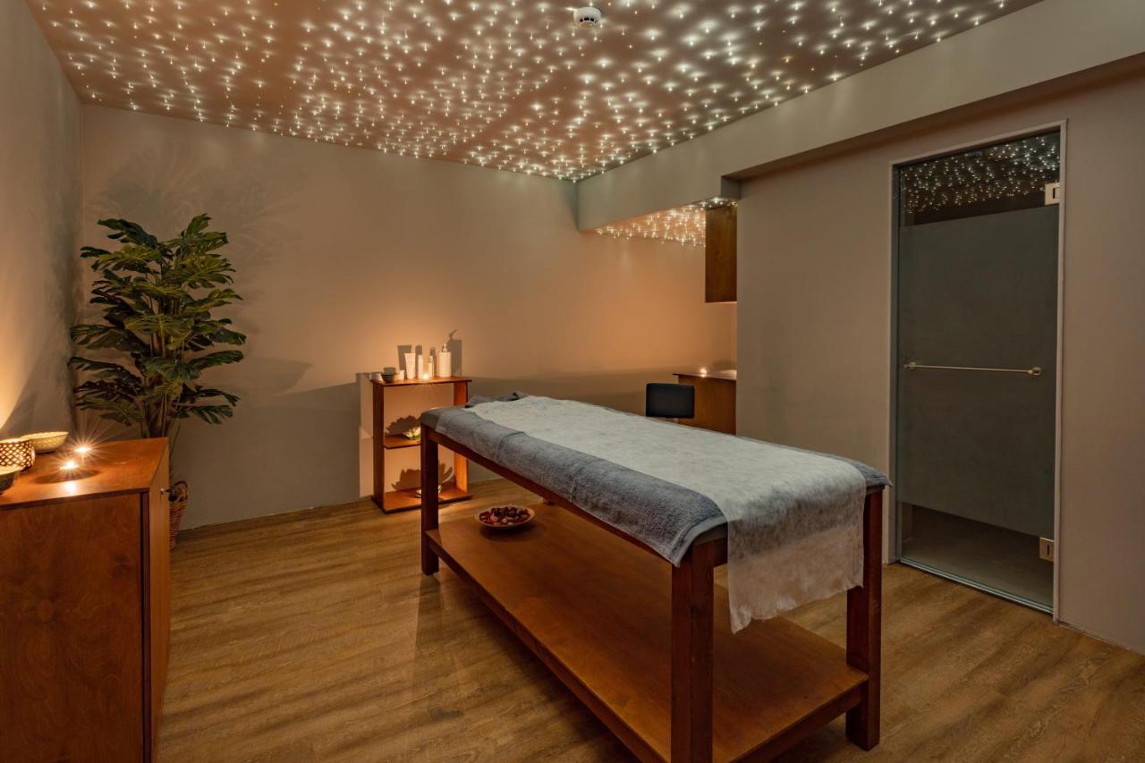 Minos Ambassador Suites & Spa - Adults Only 레팀노 외부 사진